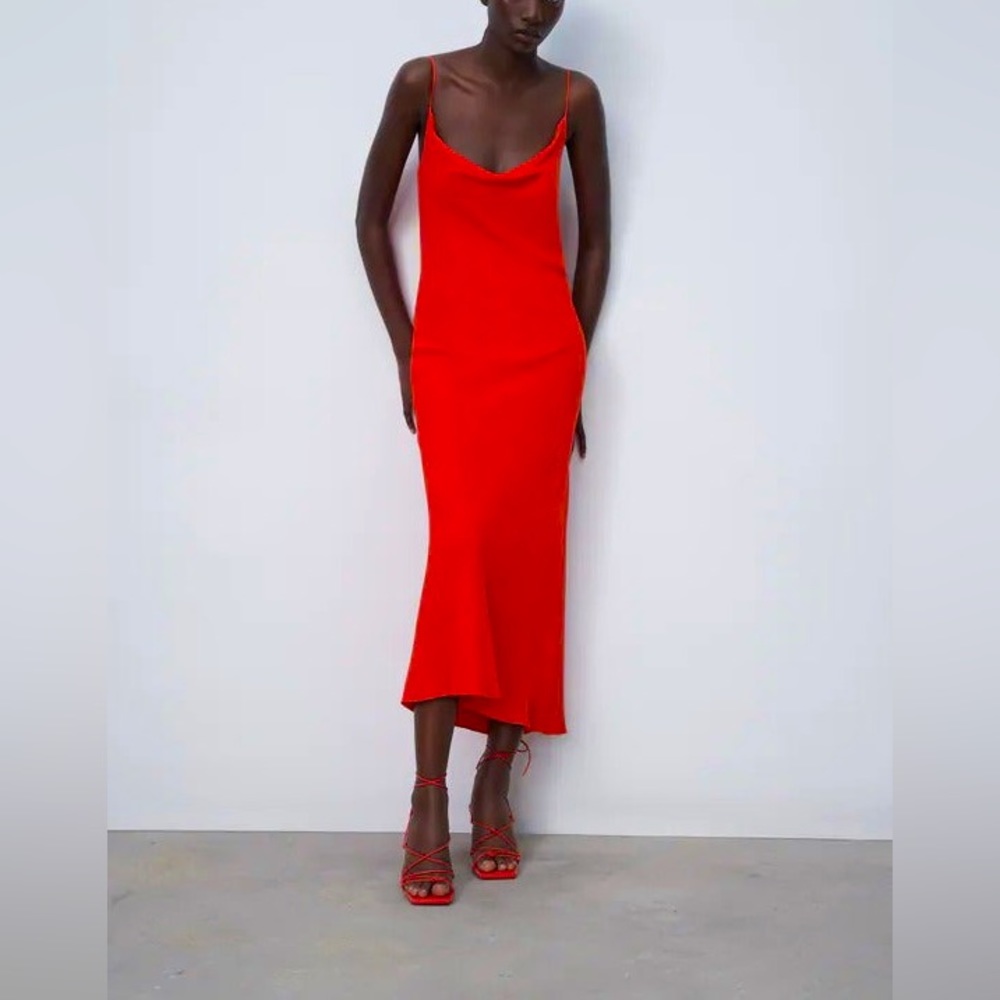 NEW w/o tags!✨ ZARA. Red midi length. Cowl neck. Size SMALL.